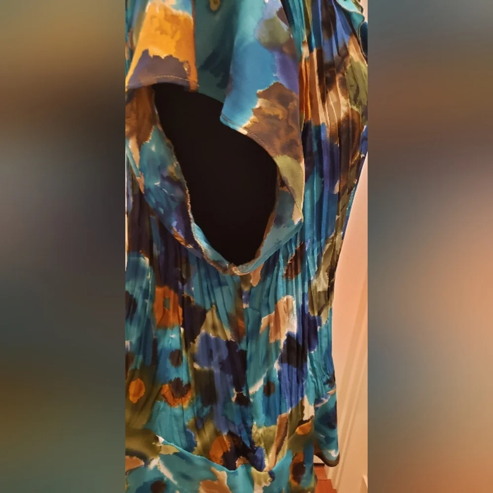 Sunny Leigh Multicolor Ruffle Blouse With Cap Sleeves